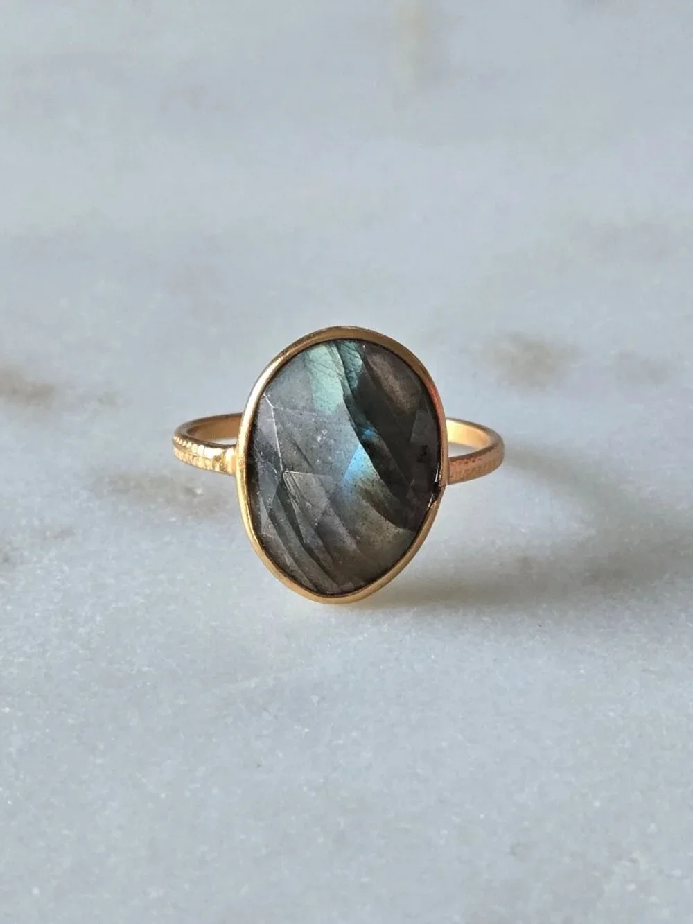 Labradorite? Asymmetrical oval ring - Picture 8 of 15